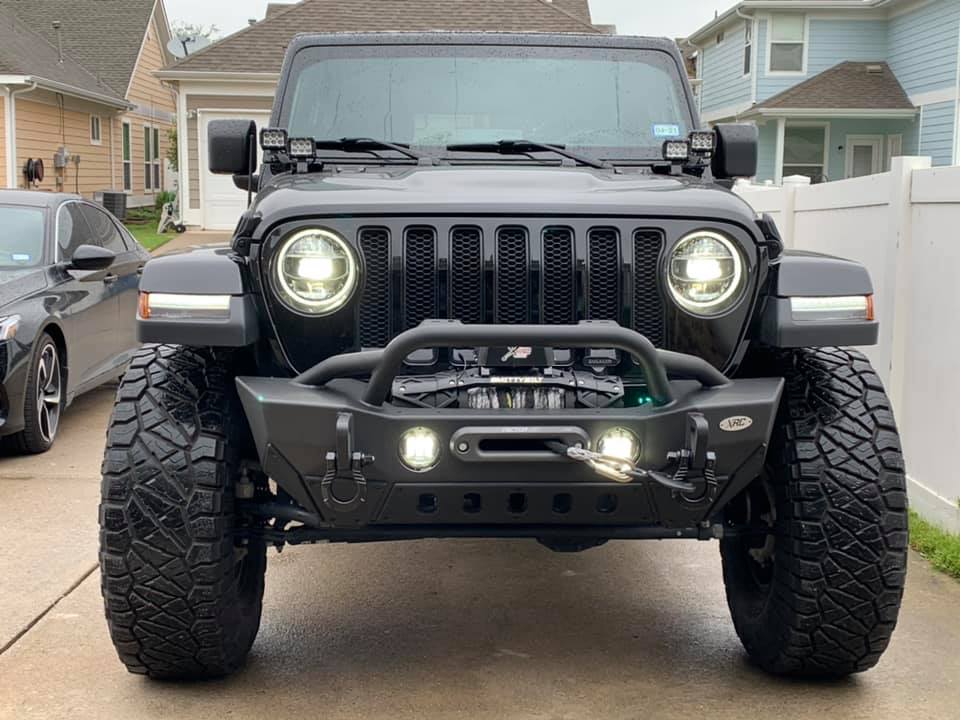 Jeep Wrangler JL Smittybilt XRC Gen2 Front Bumper Jeep - New Bumper and winch-2