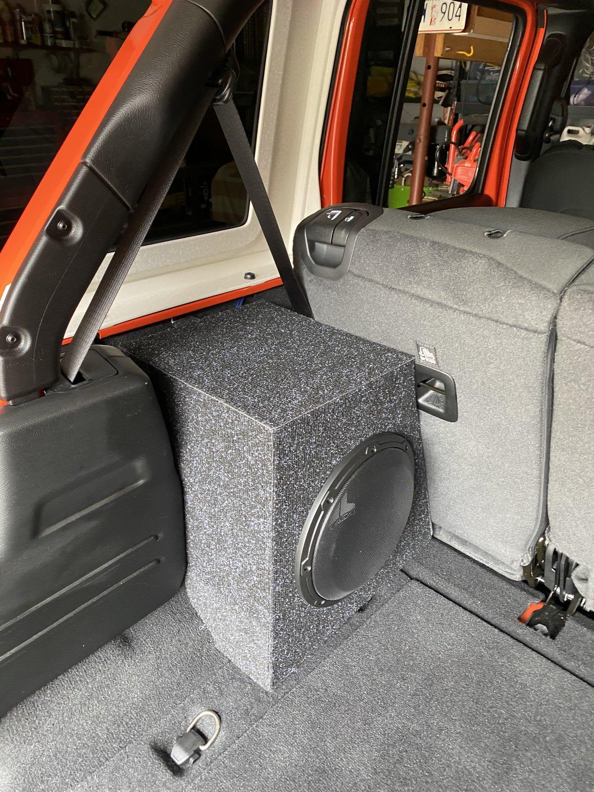 Jeep Wrangler JL Adding an Aftermarket Amp(s) IMG_3638