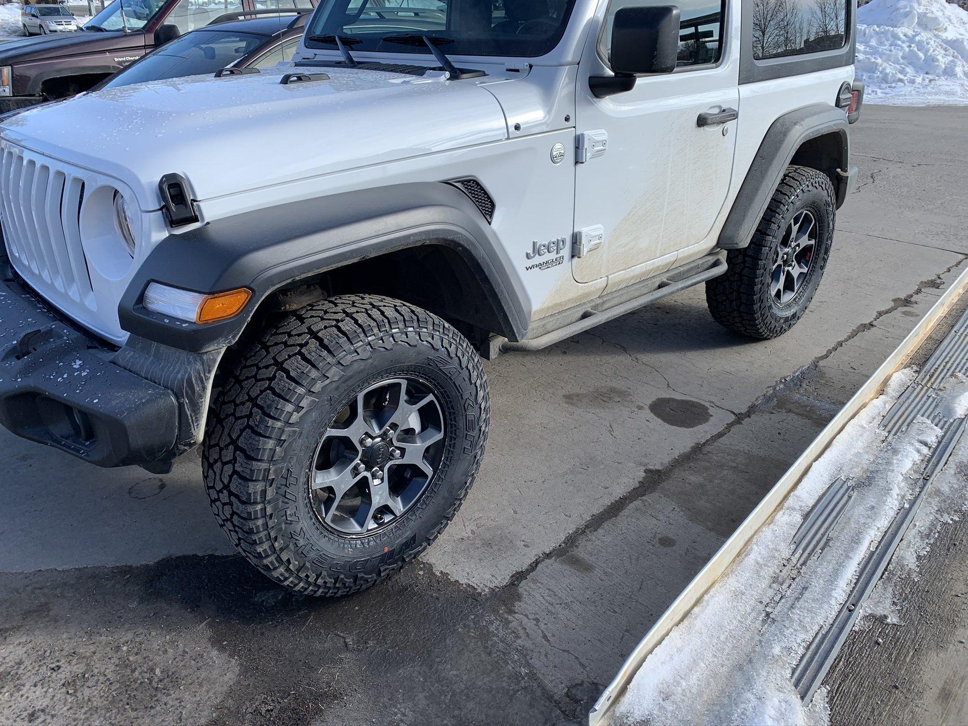 Jeep Wrangler JL 2 door rock rails/steps 02EDBD0E-4331-4BAB-BC10-BCDA8FB778DE