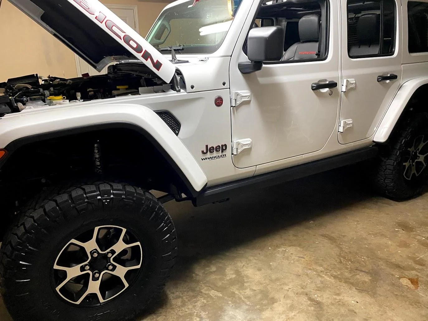 Jeep Wrangler JL Powered side steps IMG_1207