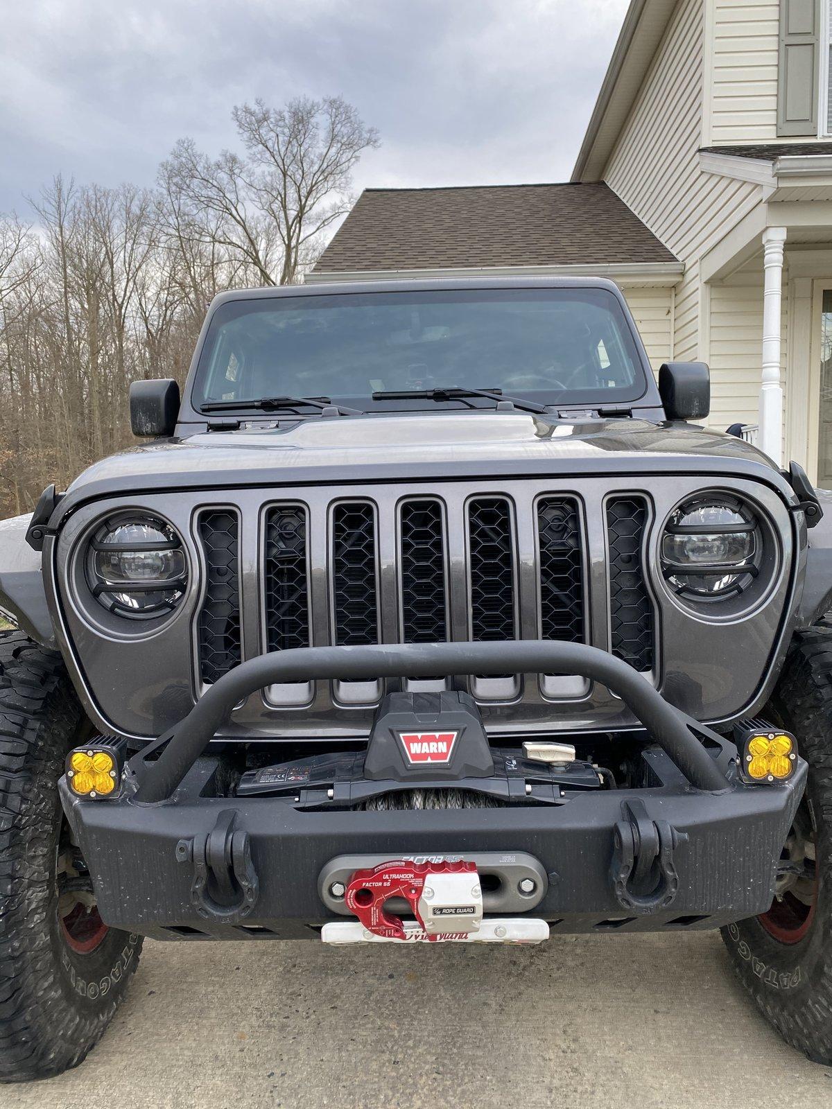 Jeep Wrangler JL FS: Mopar OEM LED headlights $700 EE155304-4BFF-49F8-9353-6D3C62E49A54