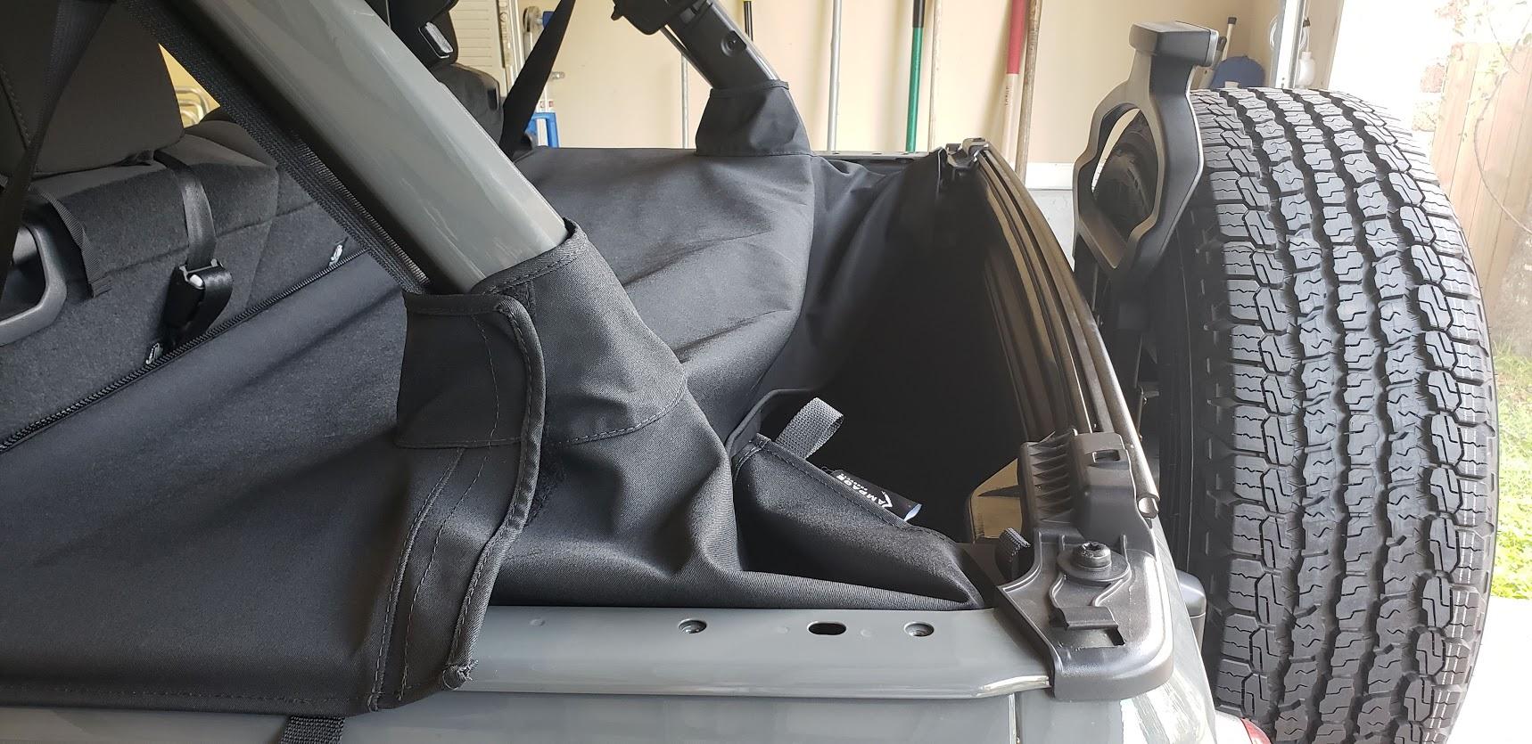 Jeep Wrangler JL Cargo cover with soft top Ab3QOMMmUAvpotzhd7o4V67xvWW6Xok6wAqEjxZKNelnx5kZGcw7GpYeiQkIoyo7FtCKZVQhlHW0f8KM1I=w1718-h836-no