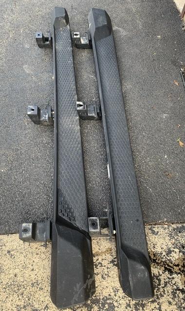 Jeep Wrangler JL FS OEM 2018 JLU Sahara Side Steps 4DA89830-9E67-4D17-BF01-4EABEB6B5549