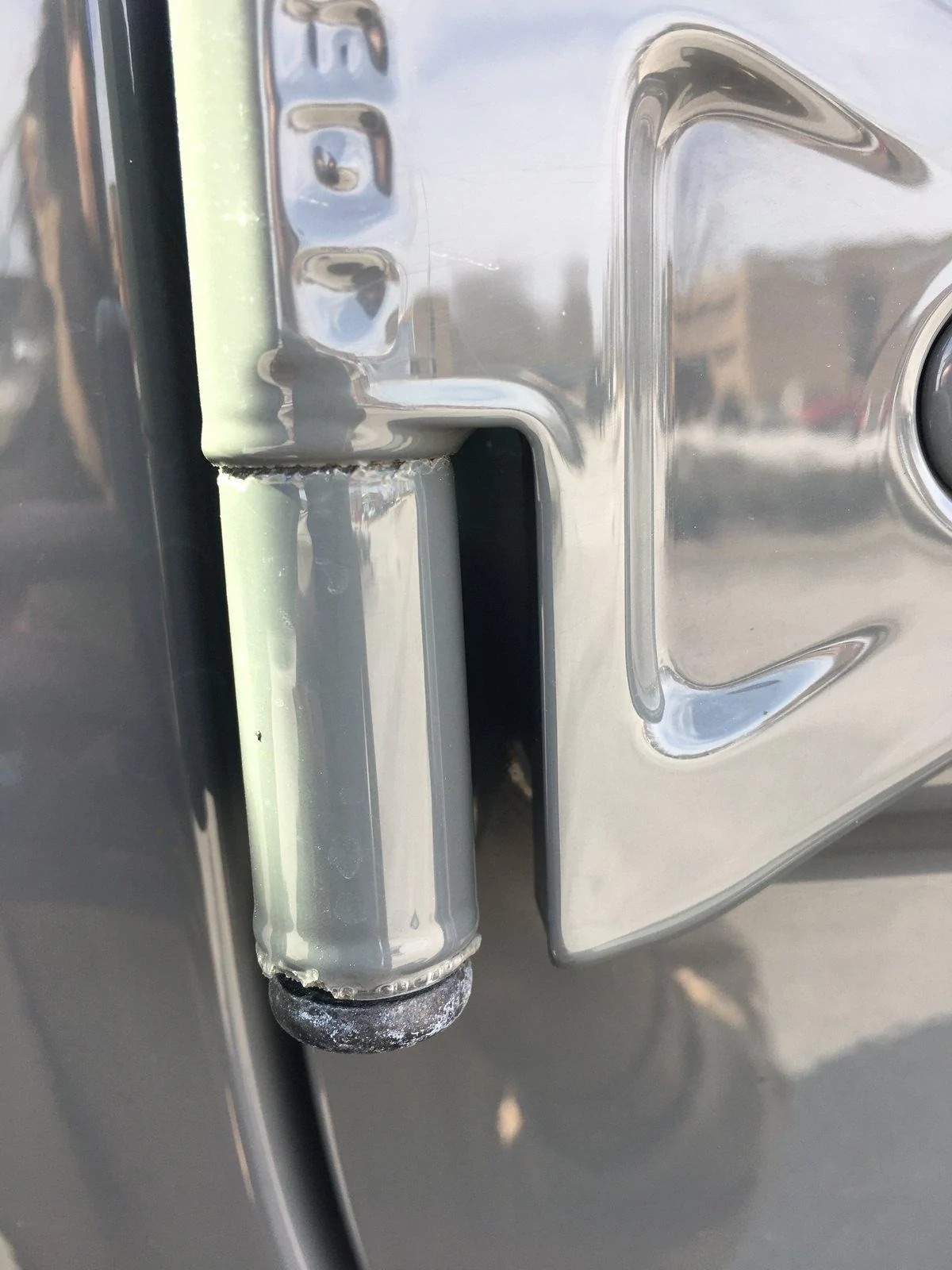 Jeep Wrangler JL Bubbles in Paint at Door Hinges F37DD7E8-5125-42A7-819E-2E3EE328A18D