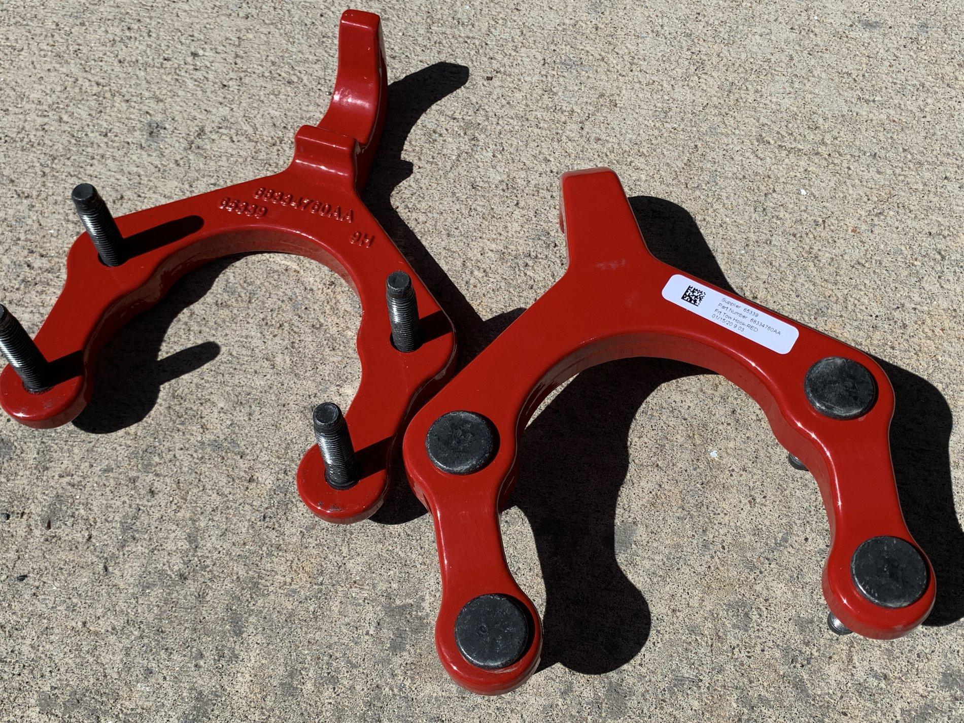 Jeep Wrangler JL JLUR Red front tow hooks 457944E2-B842-4417-AF66-0774D755283F