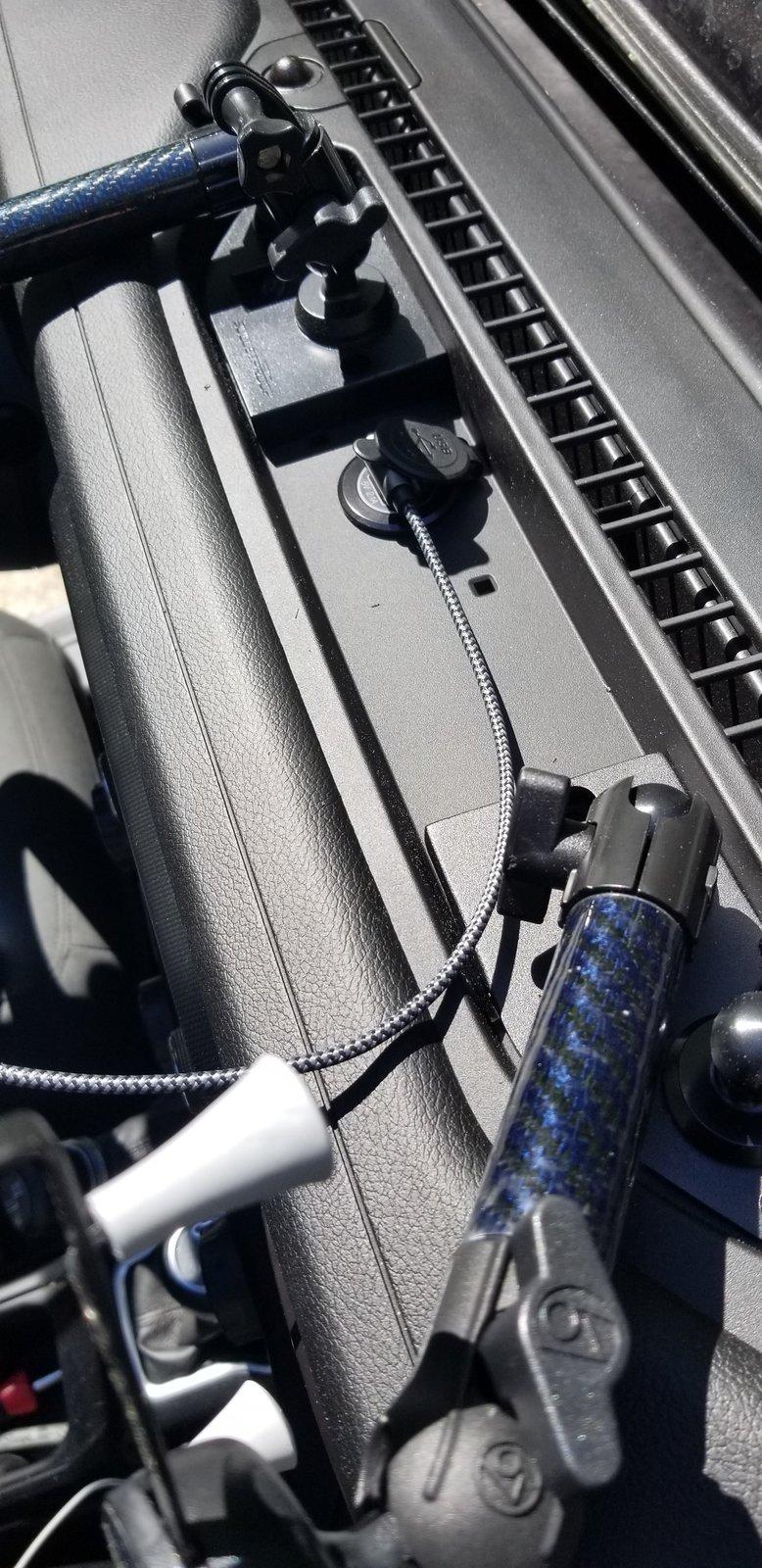 Jeep Wrangler JL DIY: Add USB Port into Upper Dash Tray 20200418_152415
