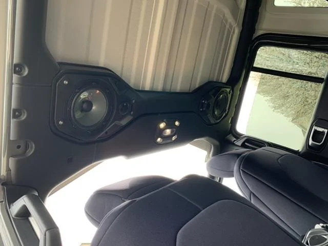 Jeep Wrangler JL Adding an Aftermarket Amp(s) 181A8081-663A-4453-8C60-F4BEFB1AD16B