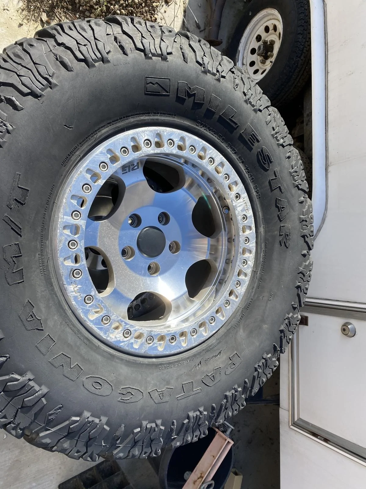 Jeep Wrangler JL FS: KMC Beadlocks with Tires and TPMS - $2000 Im0ekLO
