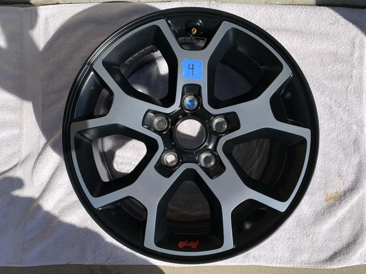 Jeep Wrangler JL Rubicon Take-off Wheels 559D3CE8-D6C6-4EE3-8192-70004F325379