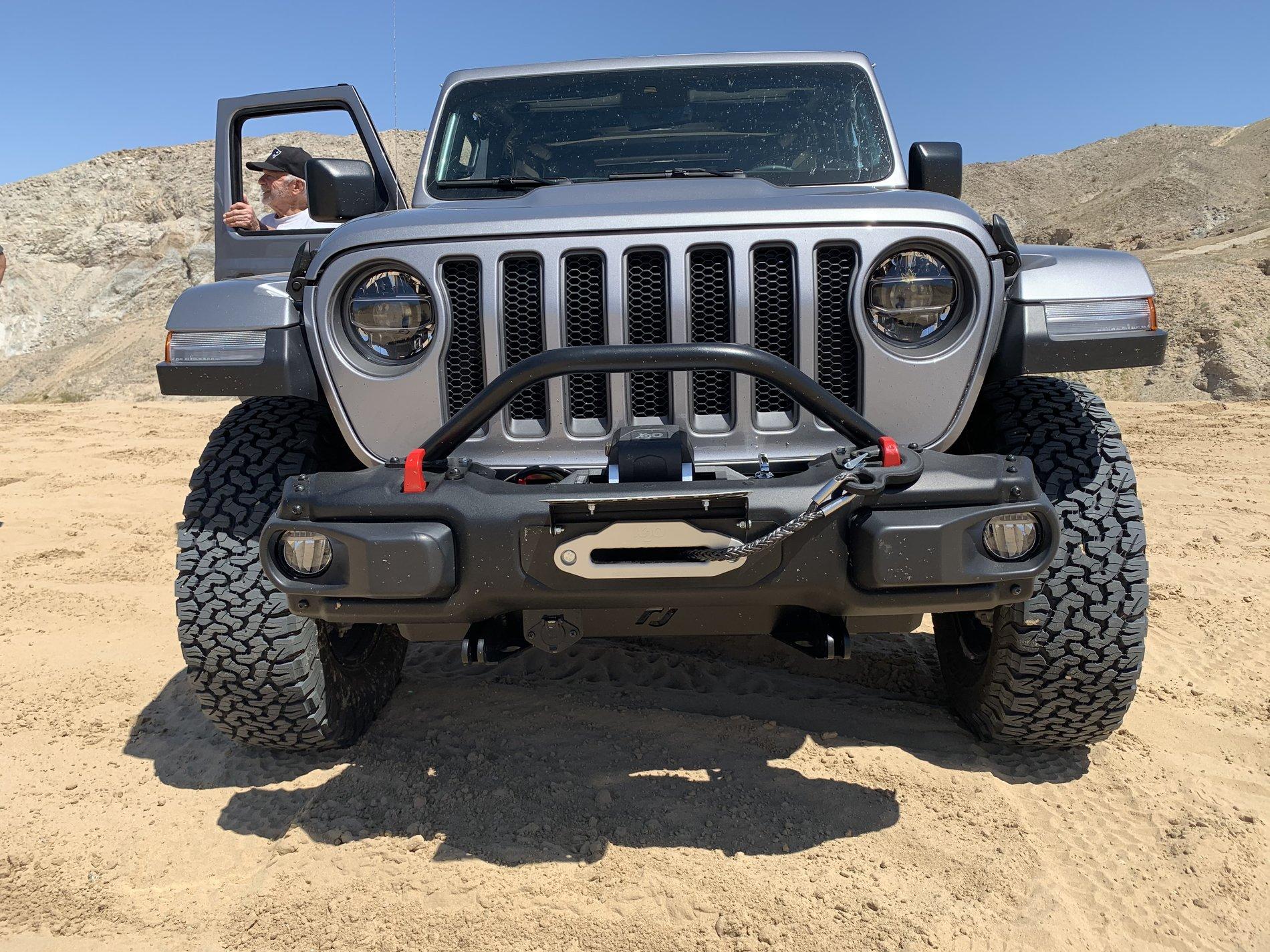 Jeep Wrangler JL Stubby Bumper. Let's see them. IMG-1845
