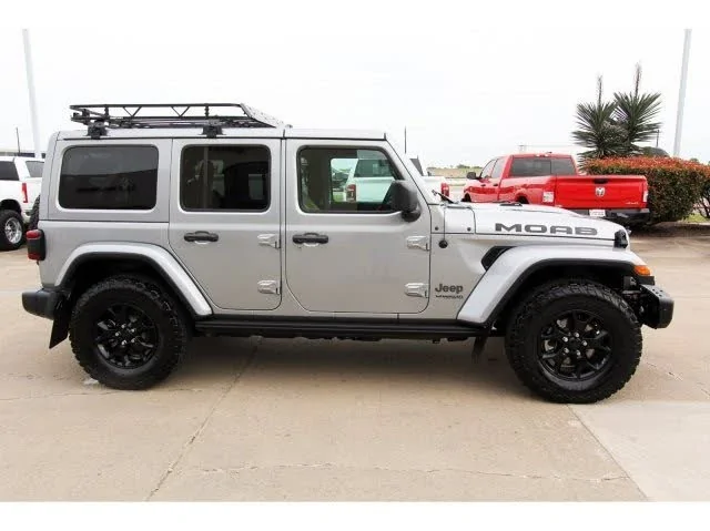 Jeep Wrangler JL Garvin Half Rack B498AE9E-82B3-42D1-BEDD-3EF716AD53B6