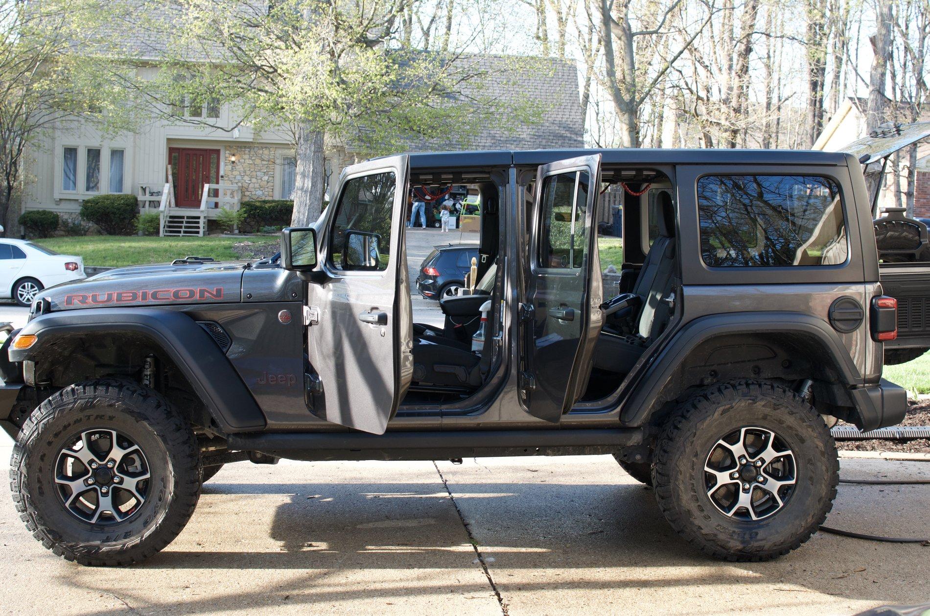 Jeep Wrangler JL FS:  2018 JLU Rubicon (6MT) EAFA5355-9483-4C8C-91A8-FE1409D9CFAA_1_100_o