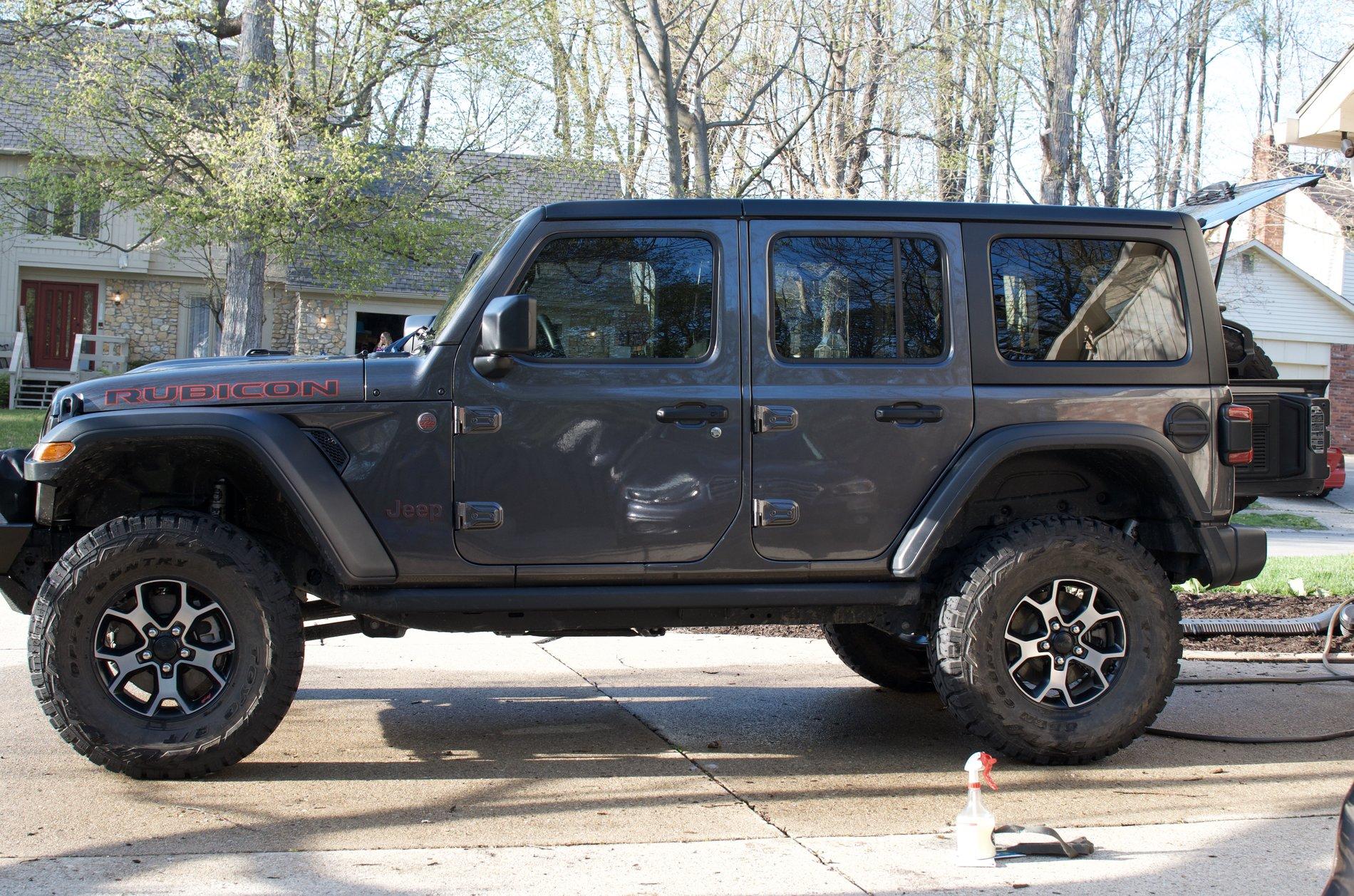 Jeep Wrangler JL FS:  2018 JLU Rubicon (6MT) 97E022E8-674B-4D6A-96F5-19CF62488CB5_1_100_o