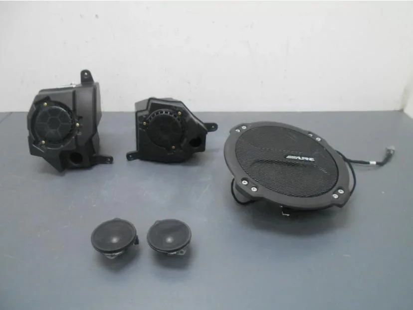 Jeep Wrangler JL Adding an Aftermarket Amp(s) 084562AD-DB66-4705-830A-6B576F15053A