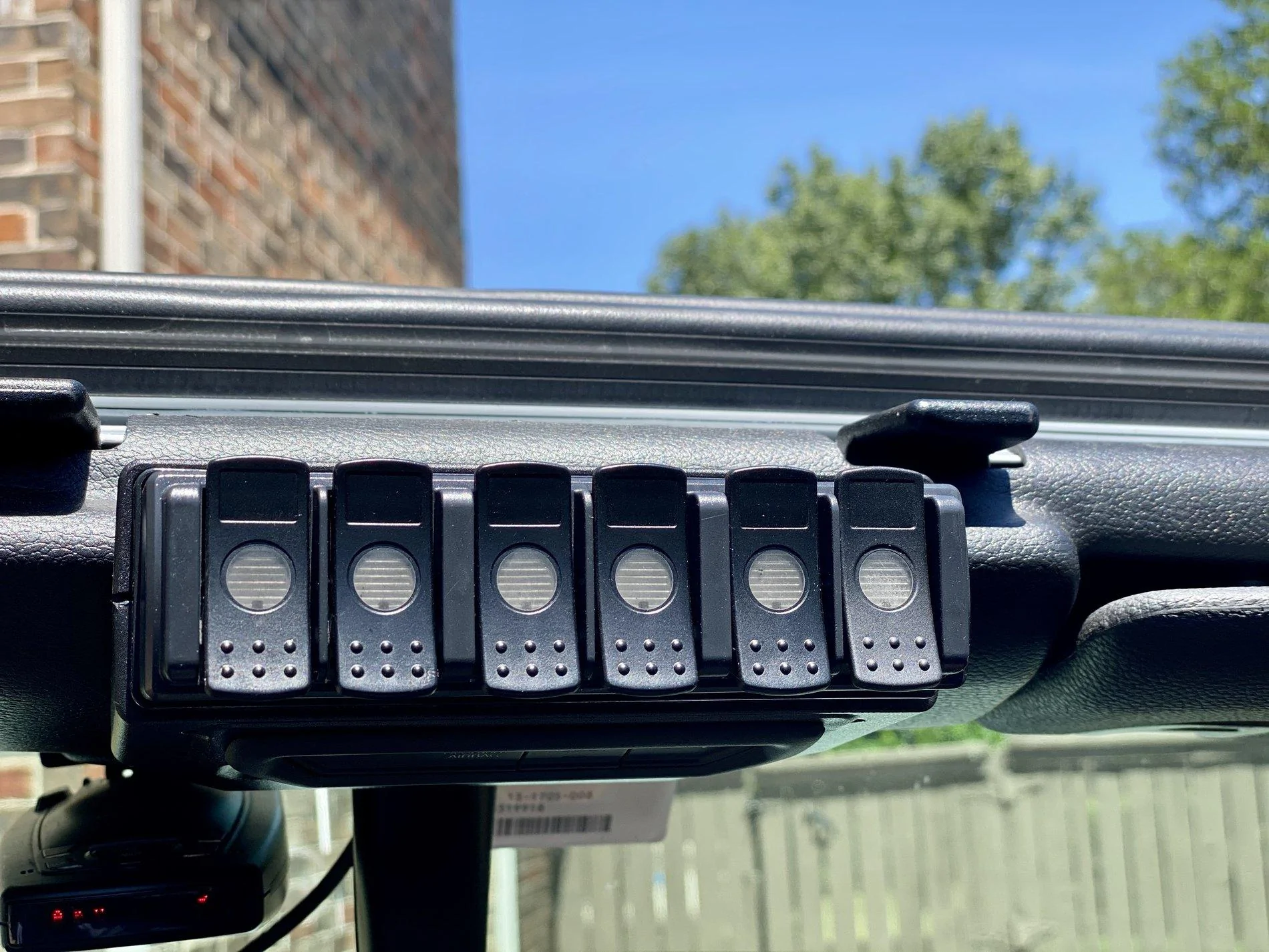 Jeep Wrangler JL Wireless accessory control unit FEEC975E-D3DE-4A38-80AD-45B5856B44FF