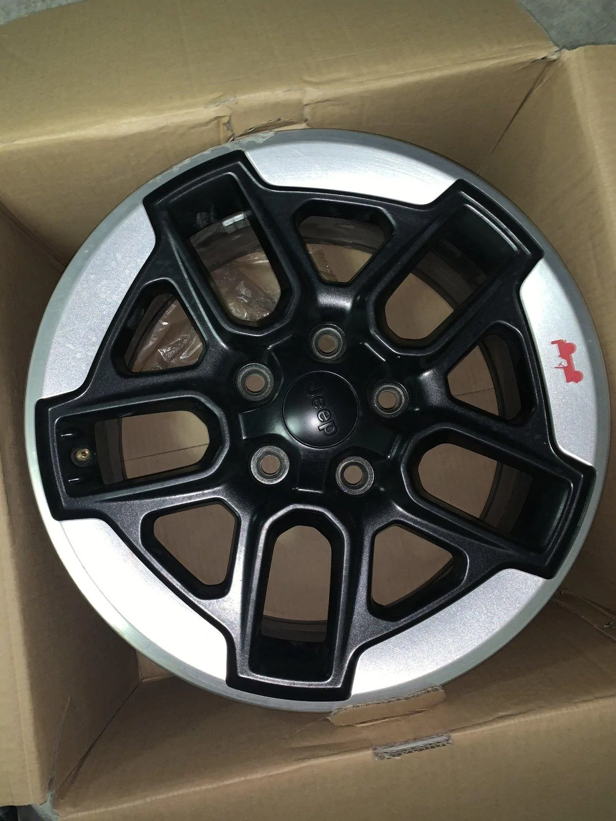 Jeep Wrangler JL Rubicon upgraded wheels 350 62D81FDD-4DB2-46A6-8C98-28133D1F493E