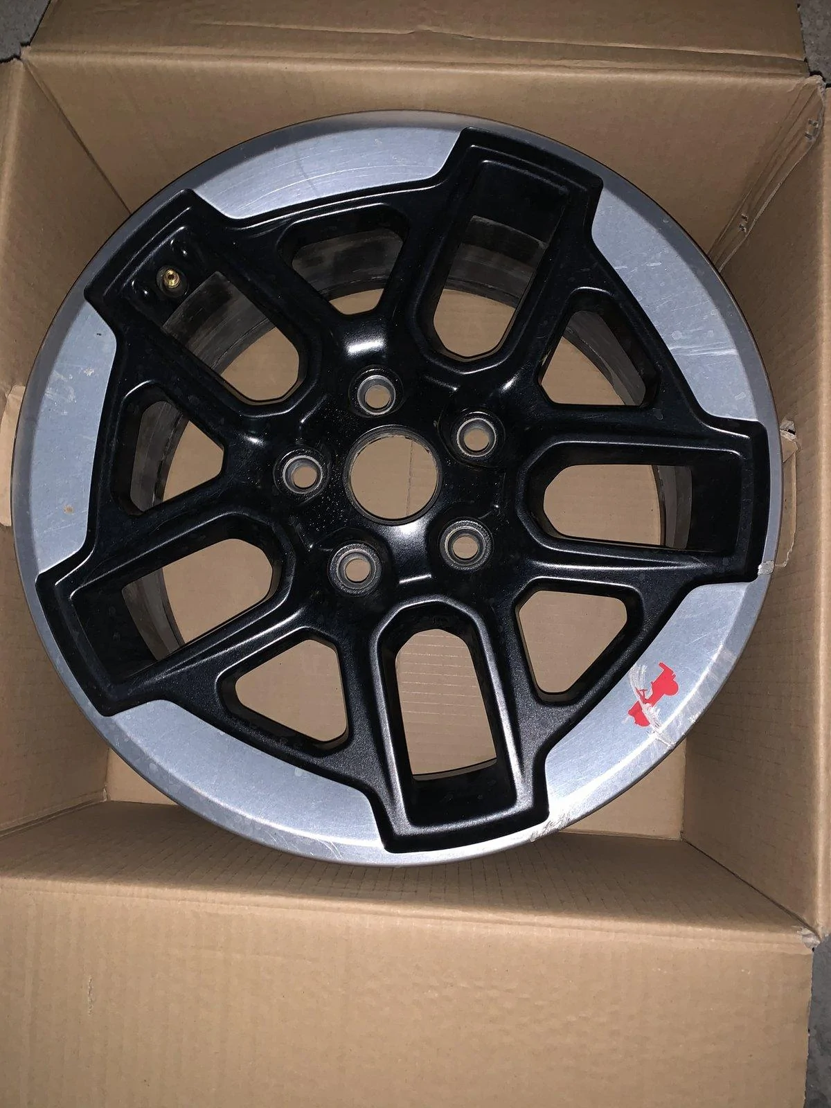 Jeep Wrangler JL Rubicon upgraded wheels 350 6CB82000-7748-4CCD-B1C2-9639A39191DE