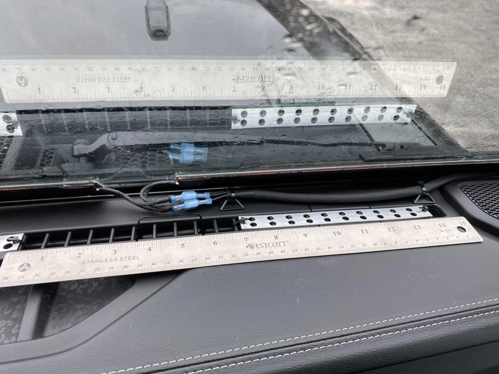 Jeep Wrangler JL Question regarding the Windsheld defrost IMG_4480
