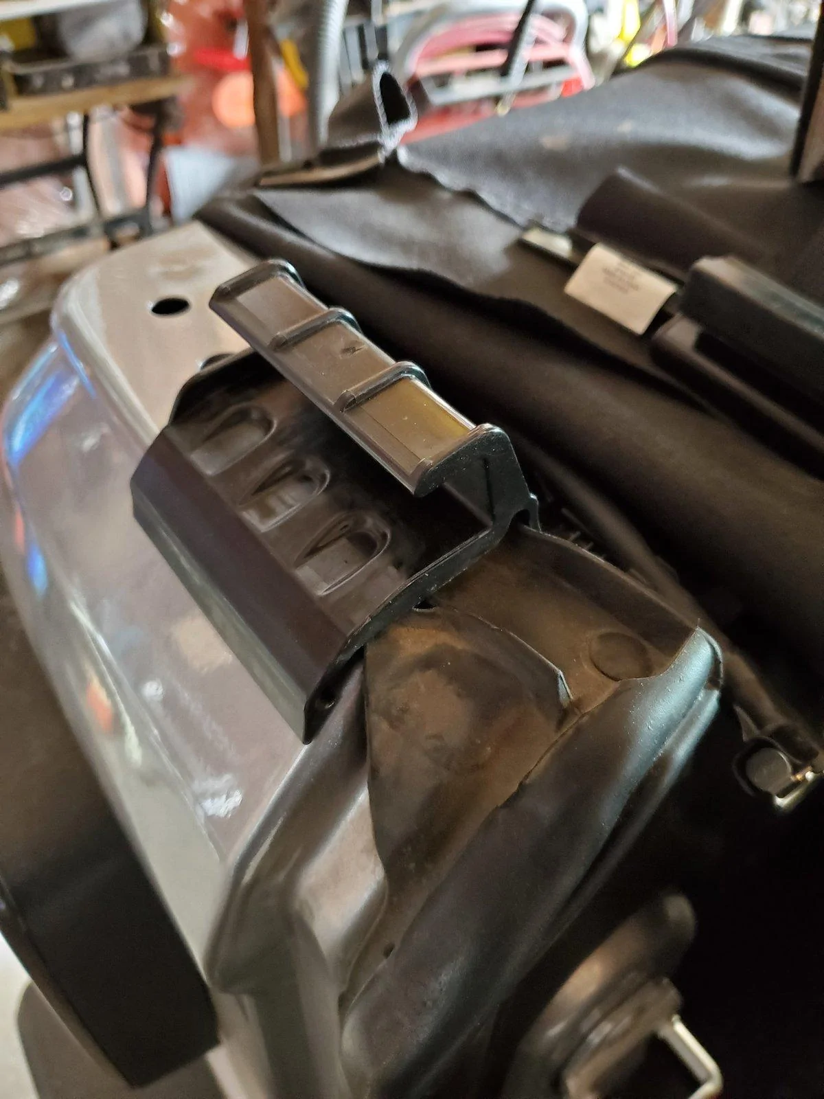 Jeep Wrangler JL Tailgate Bar for Tonneau Covers? 20200501_122106
