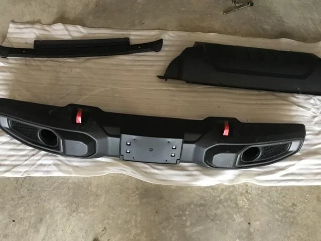 Jeep Wrangler JL 2020 JLUR Plastic Bumper 8E3DFC7B-51EC-4B69-BE4F-E4E28B1D020F