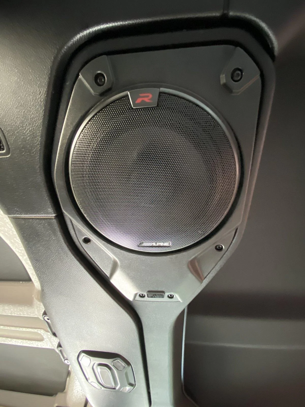 Jeep Wrangler JL Modular Connector for Roll Bar Speakers? IMG_3235