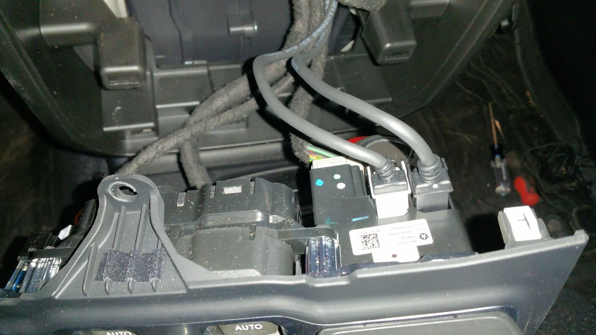 Jeep Wrangler JL Where to pull 12v accessory power? 2019 wrangler jlu dash data port