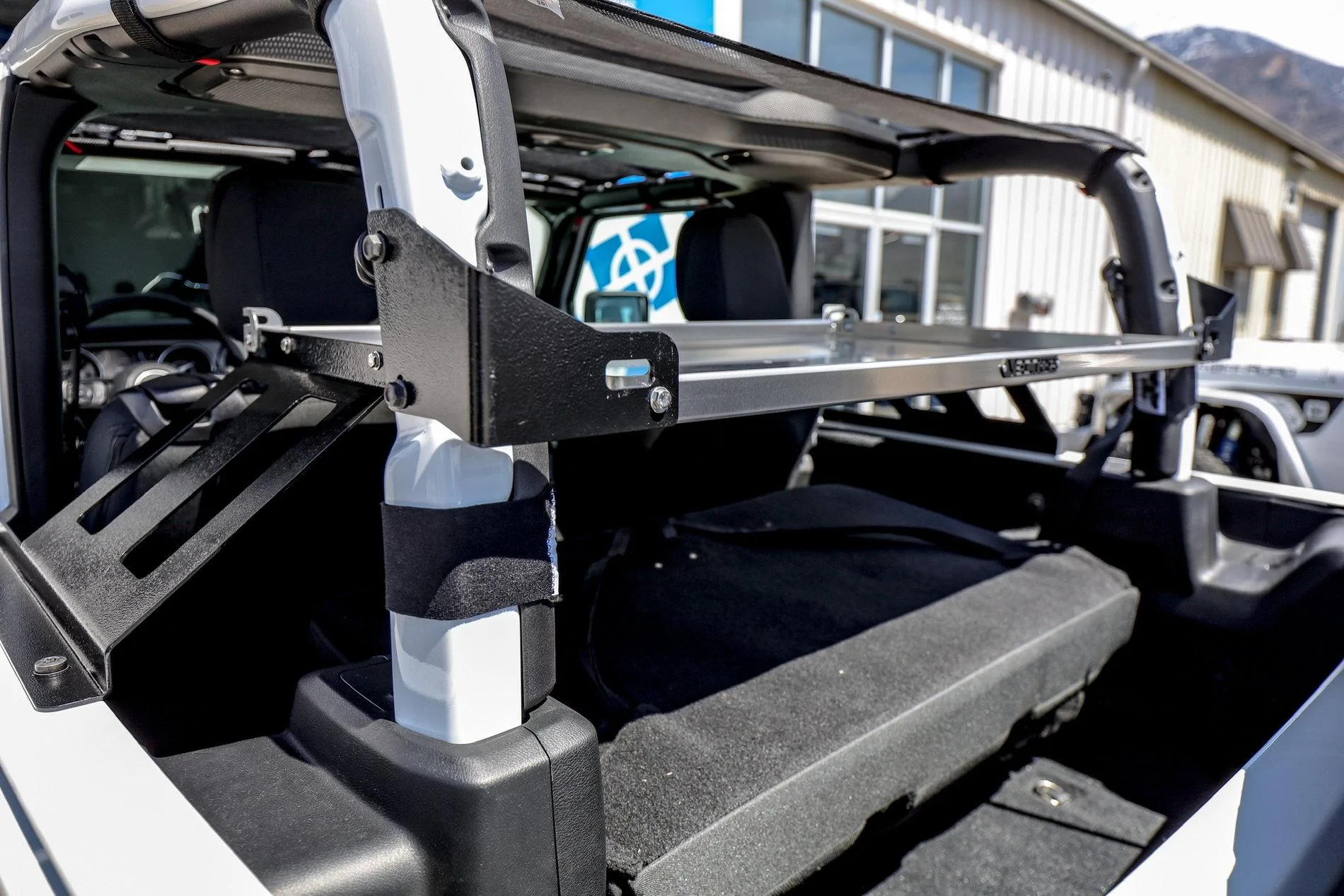 Jeep Wrangler JL Vector Offroad JL 2-Door Cargo Shelf 3DE93B61-36FC-4461-A5B0-3F7843BDF384