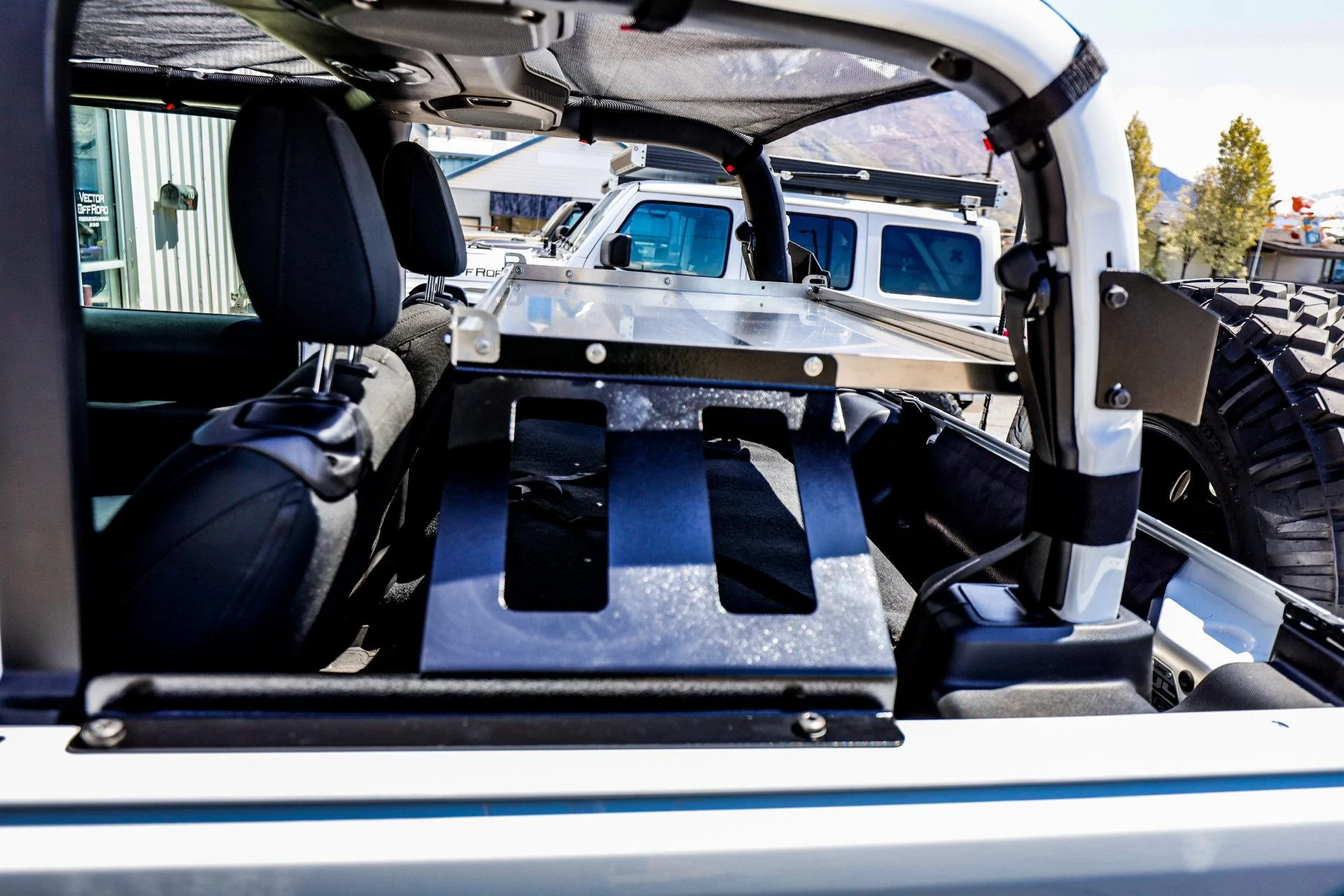 Jeep Wrangler JL Vector Offroad JL 2-Door Cargo Shelf 19F69157-CAAB-4942-8F7C-B4CC6D288750