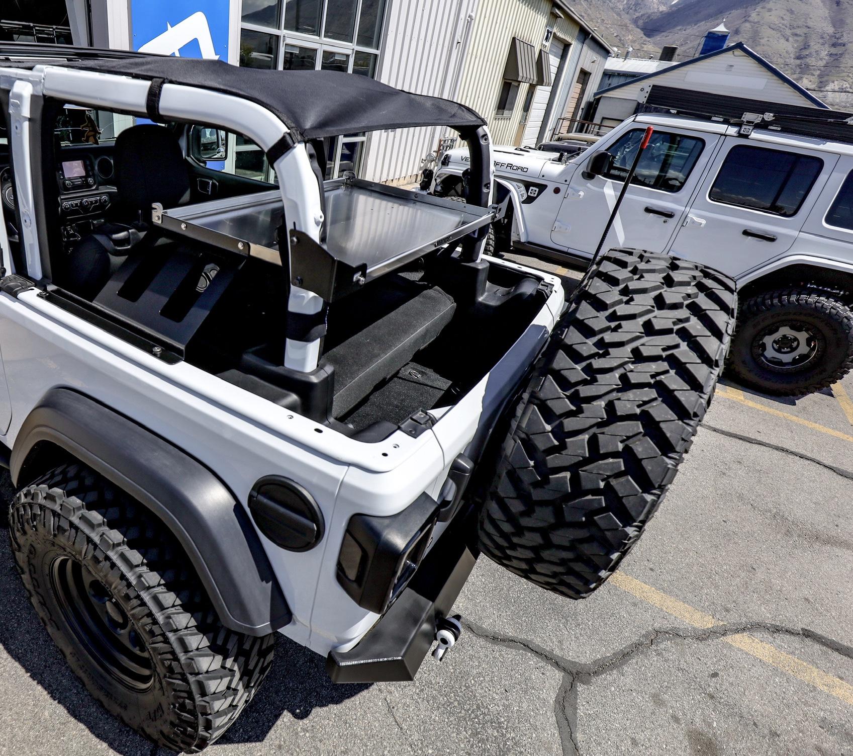 Jeep Wrangler JL Vector Offroad JL 2-Door Cargo Shelf C030BCF2-D968-427F-87F6-DDE5EC90ACA5