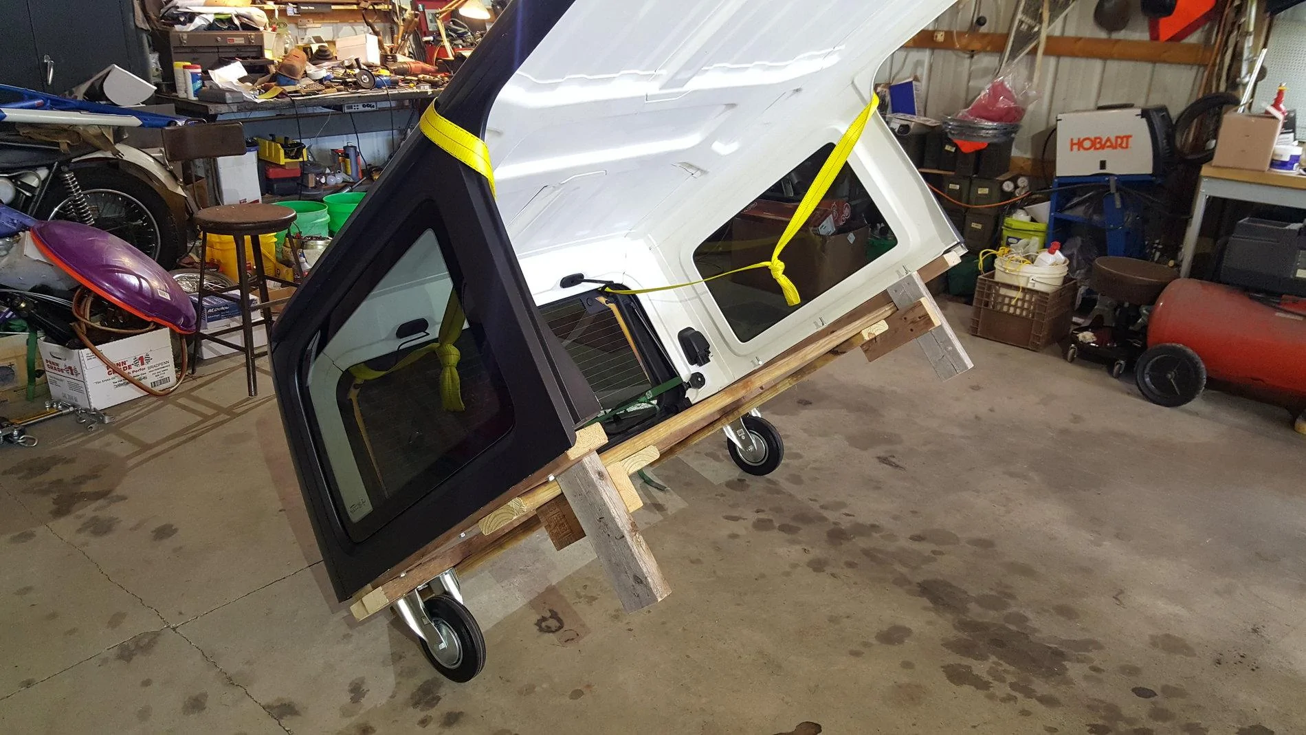 Jeep Wrangler JL Hardtop storage against wall 20200405_150746