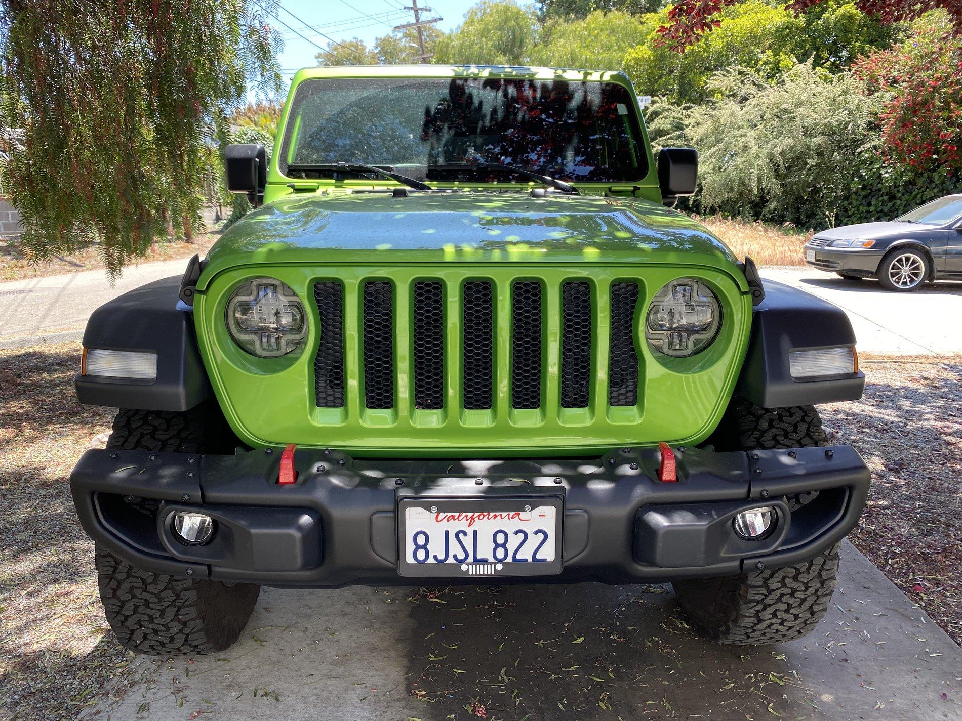 Jeep Wrangler JL Mopar Satin Black Grill 5E742CEF-0219-46EE-9E69-F7C334699683