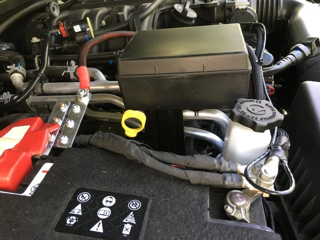 Jeep Wrangler JL MOAB Edition JL Club Thread winch control box2