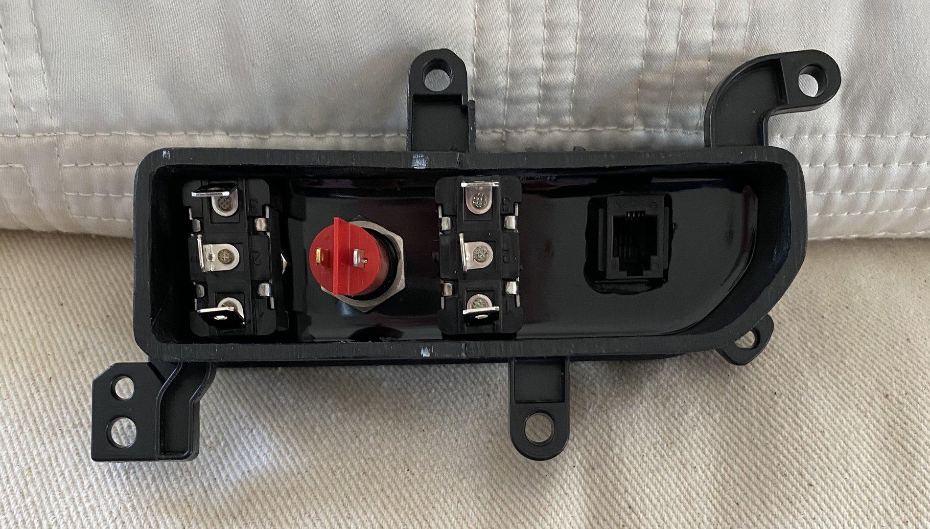 Jeep Wrangler JL Aux Switch Bin Repurposed: Locker / Accessory Switch Bank_updated IMG_4524