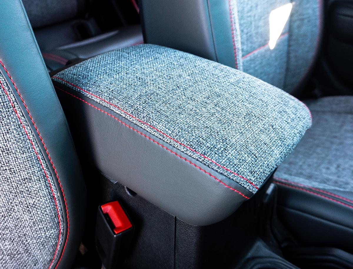 B103-Center-Console-Cover-for-Jeep-Wrangler-JL-and-Gladiator-JT-Installed.jpg