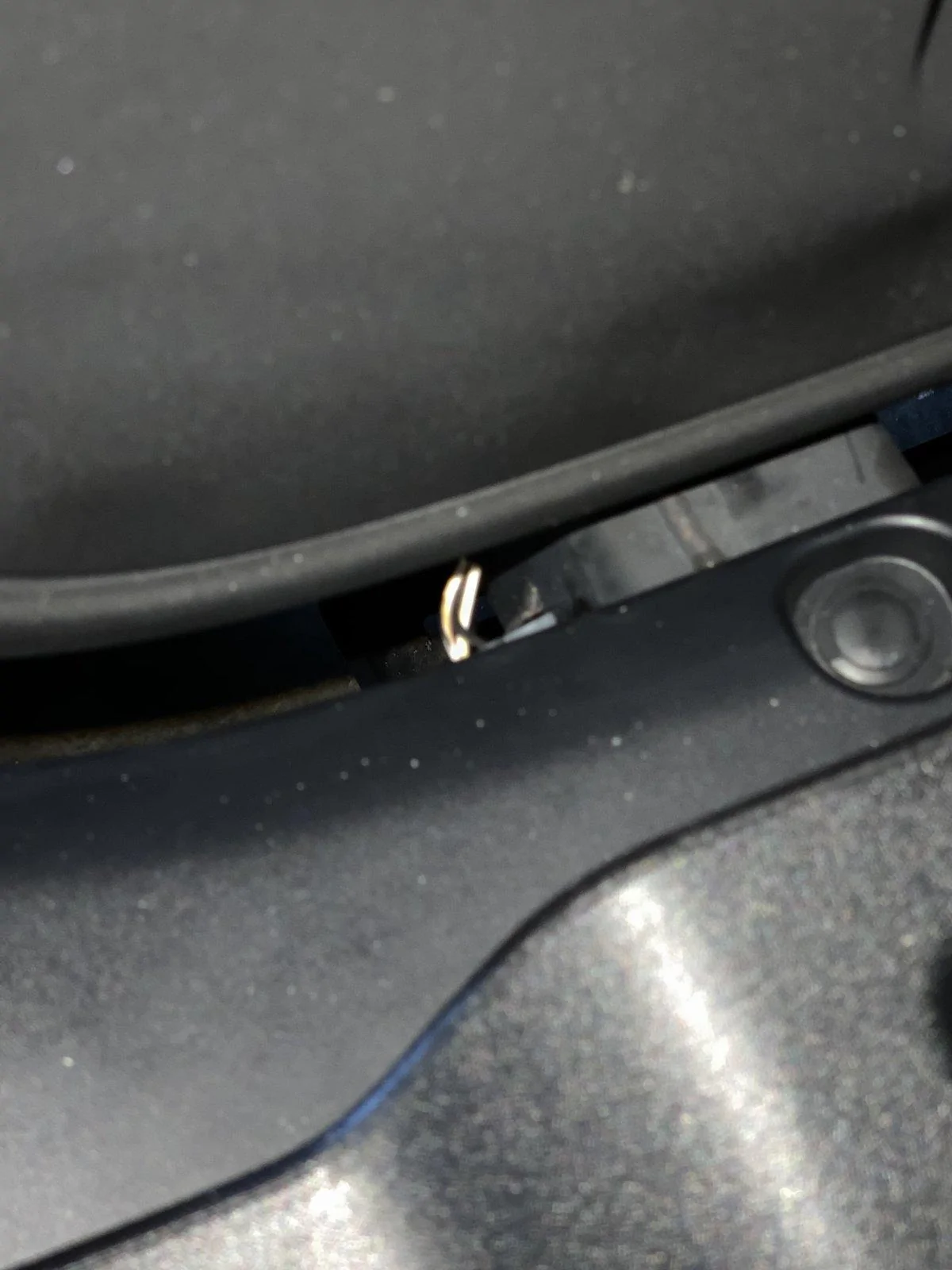 Jeep Wrangler JL Any ideas what this is? 6CBF2088-CF05-4282-A34D-F76DC8B46538