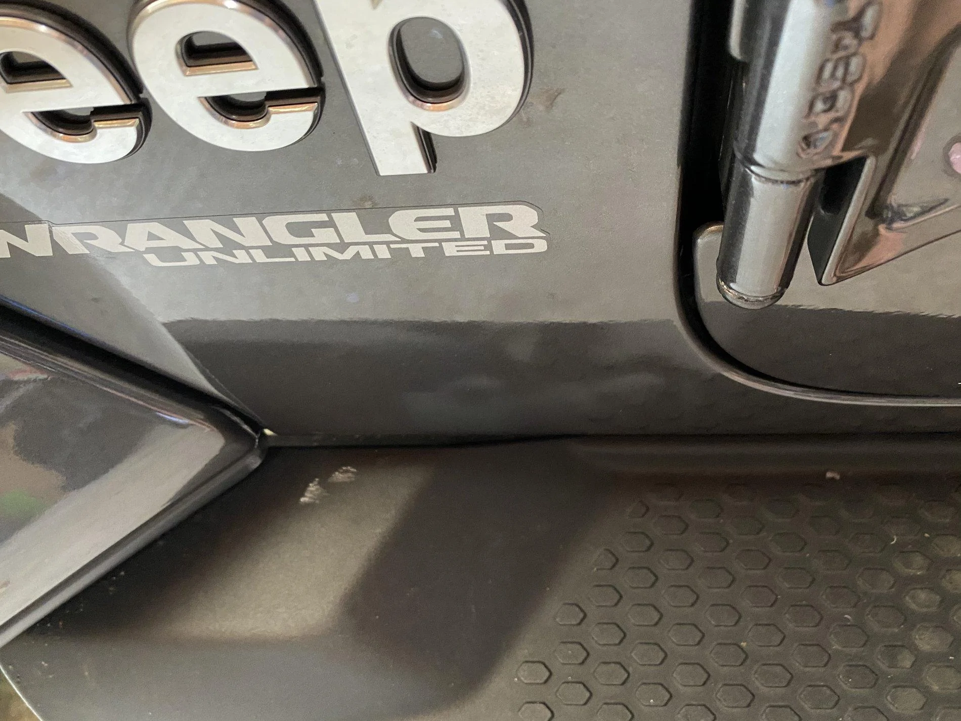 Jeep Wrangler JL Granite Crystal Paint Issue Photo May 26, 2 23 41 PM
