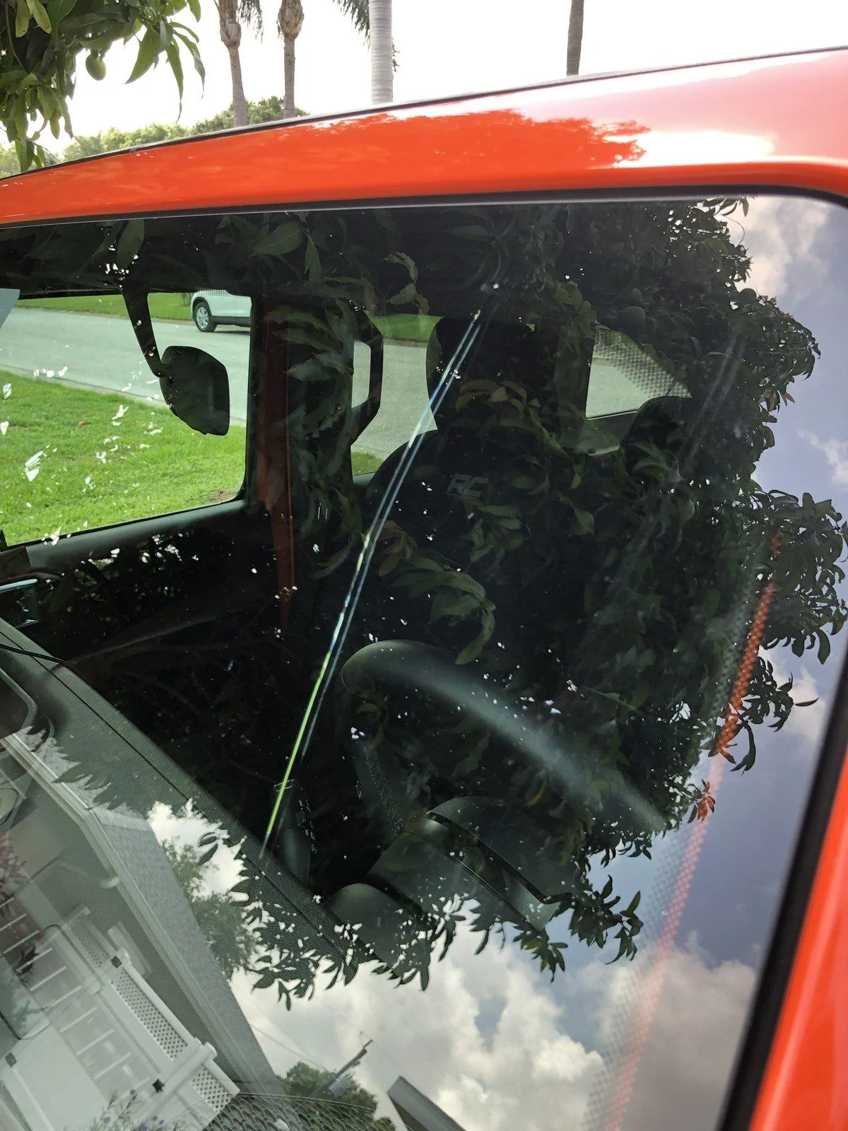 Jeep Wrangler JL Cracked Windshield Club crack