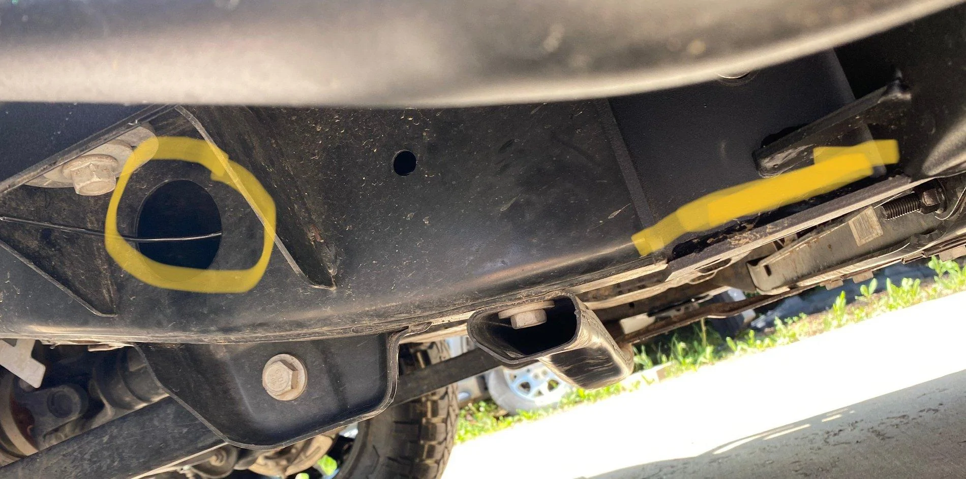 Jeep Wrangler JL Help mounting Smittybilt SRC Side Armor please Side step frame location