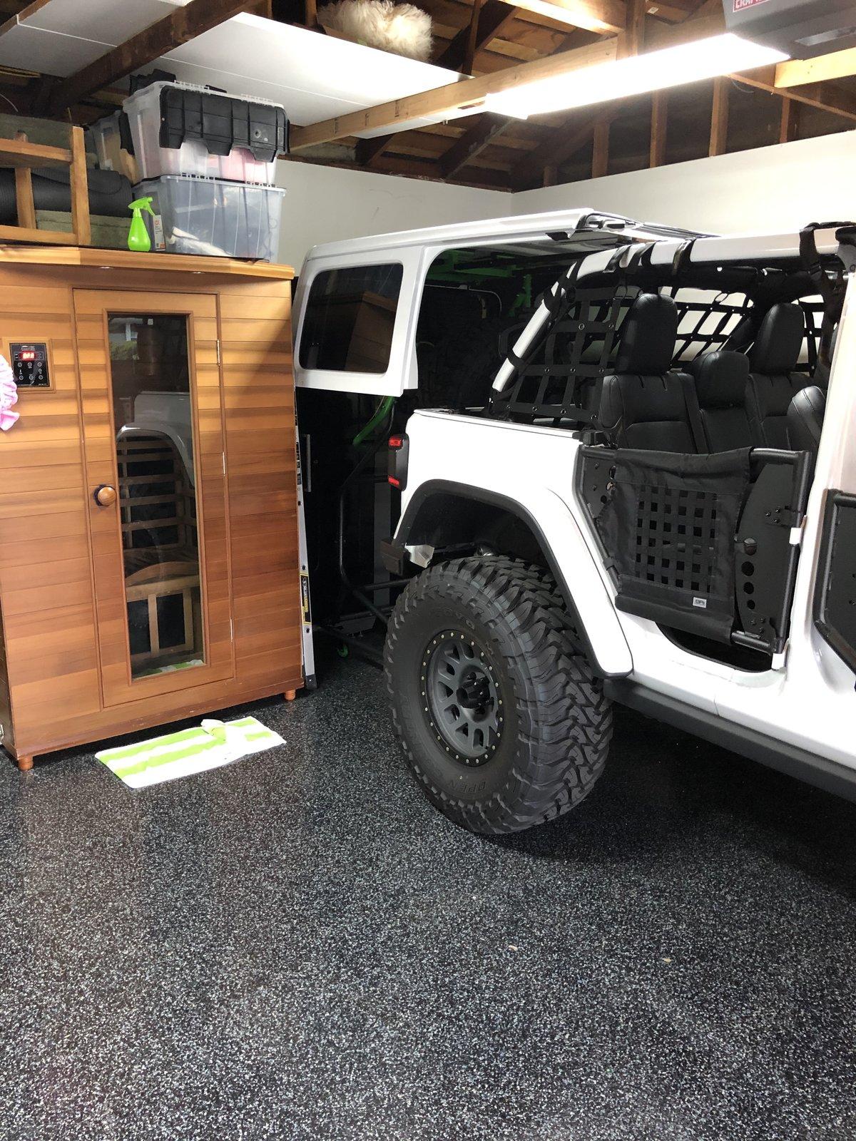 Jeep Wrangler JL Hard top storage 9FEBD790-2C0E-4FAF-9D5F-200603E43F27