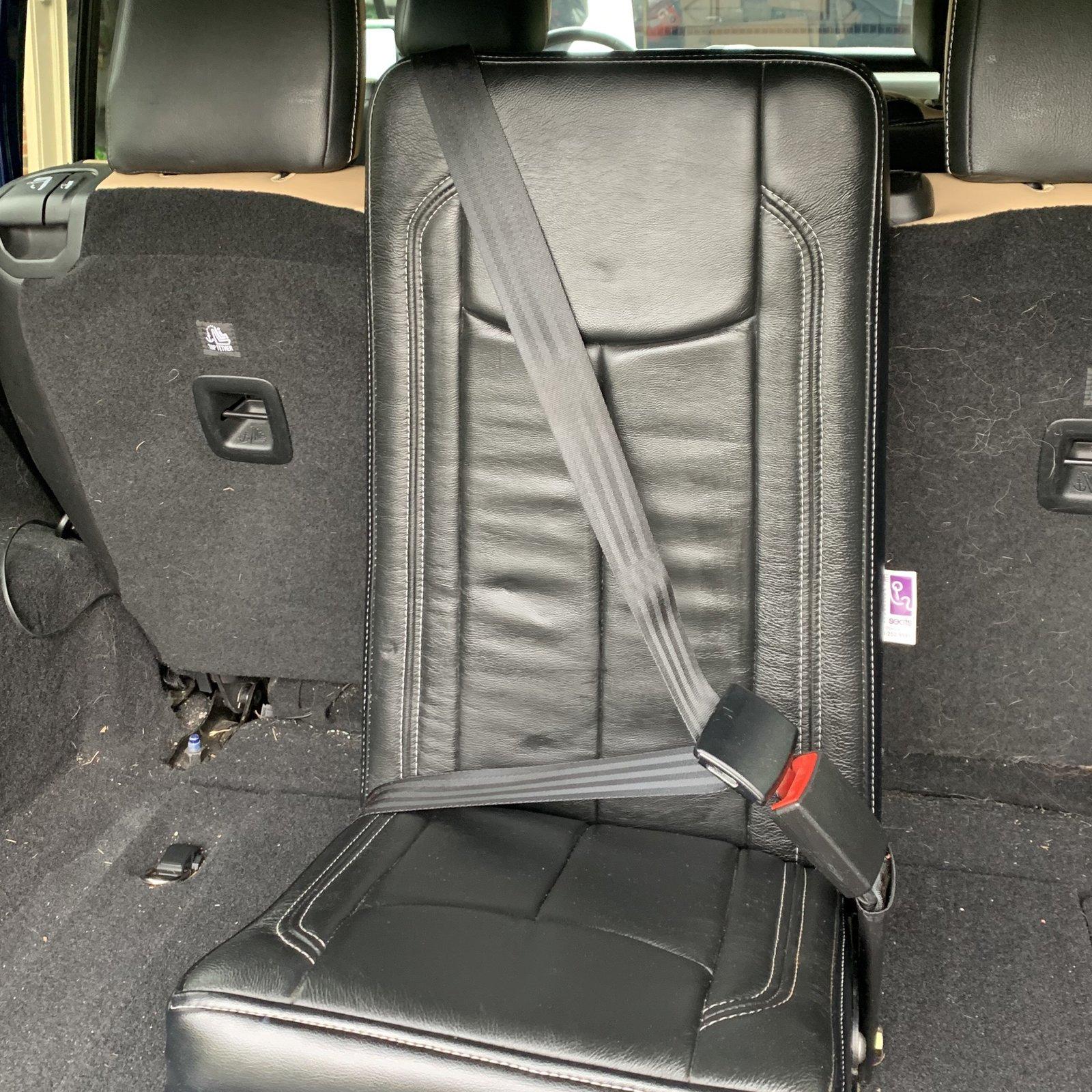 Jeep Wrangler JL Third row seat? 27516E4F-8AC4-4B11-A81E-E118C6F31832