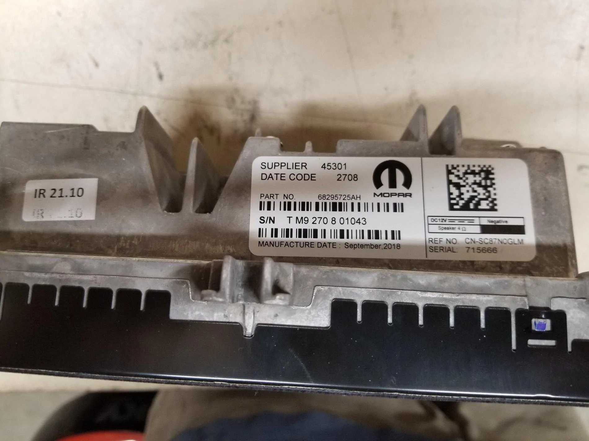 Jeep Wrangler JL 8.4 uconnect nav with bezel & antennas 20200528_185546_copy_2016x1512