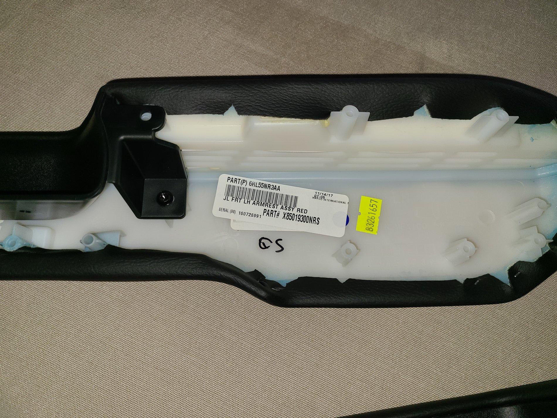 Jeep Wrangler JL Leather Door Armrest /c Red Stitching **NEW** 20200529_185804