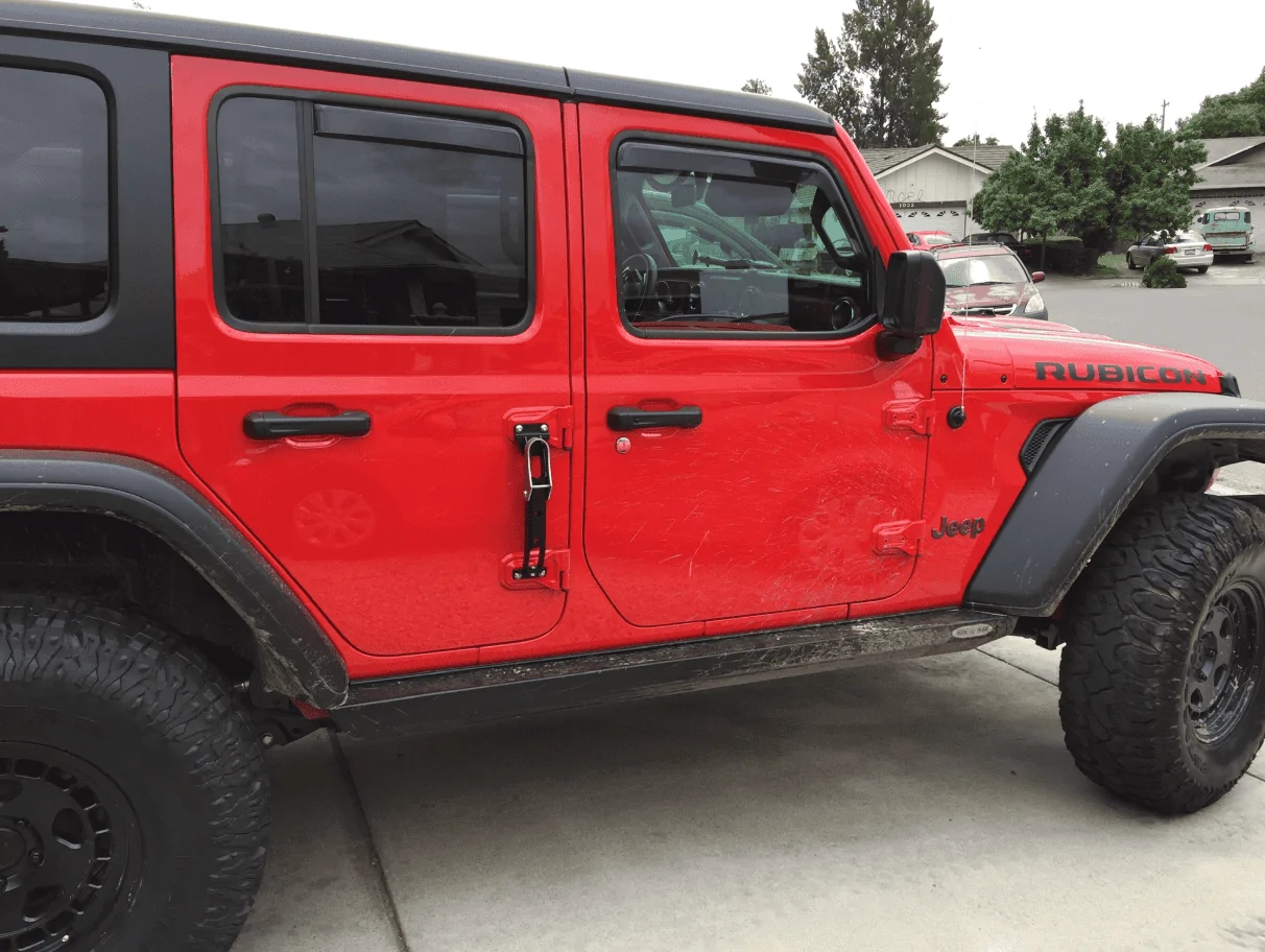 Jeep Wrangler JL Metalcloak Pro Step hinge steps installed 1590865899062