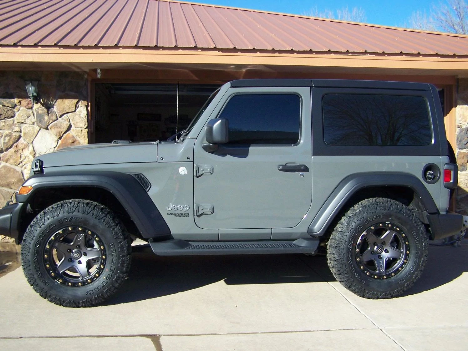 Jeep Wrangler JL Which tire? 100_4023
