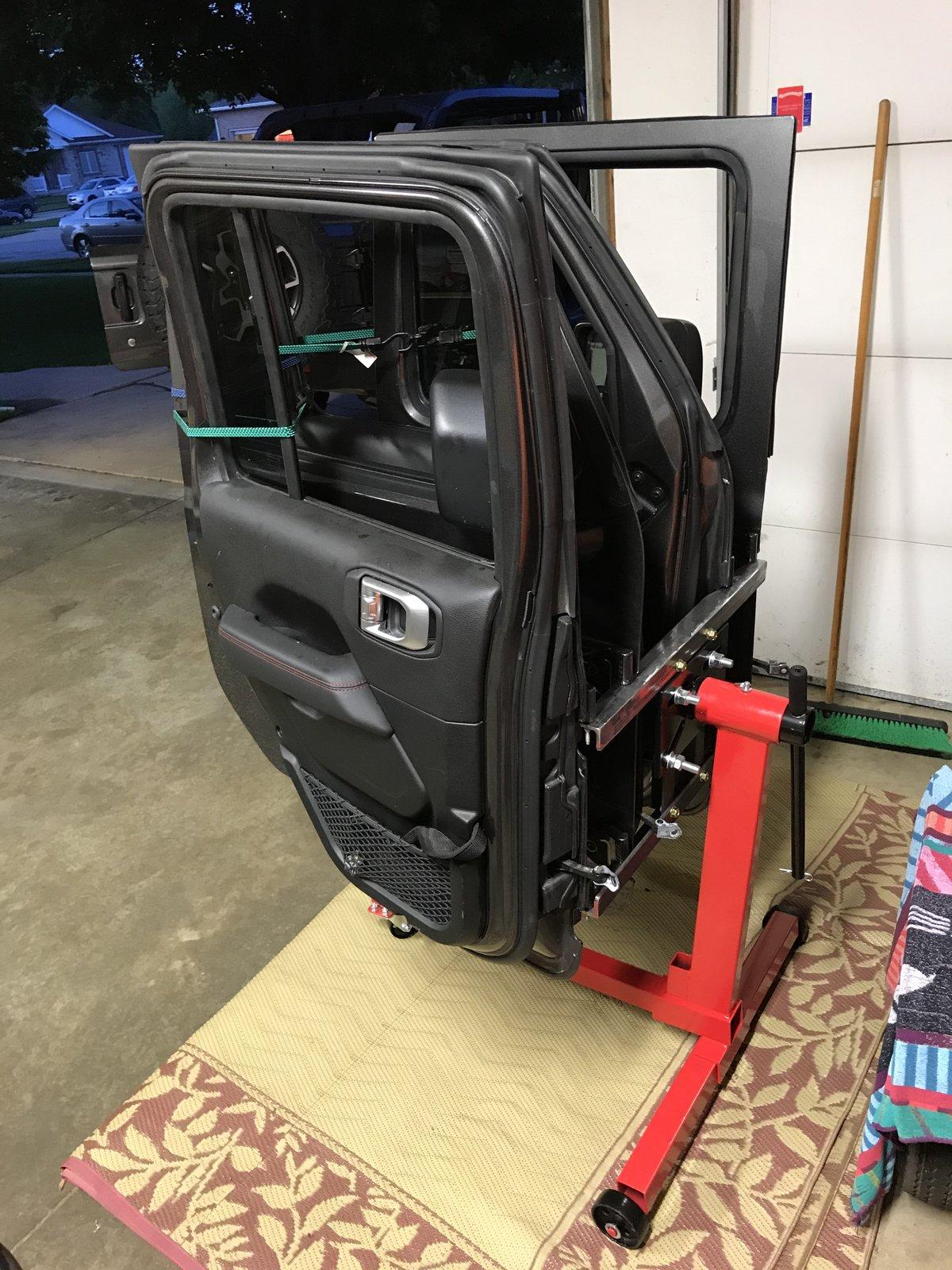 Jeep Wrangler JL DIY Hardtop and Door Holders door3