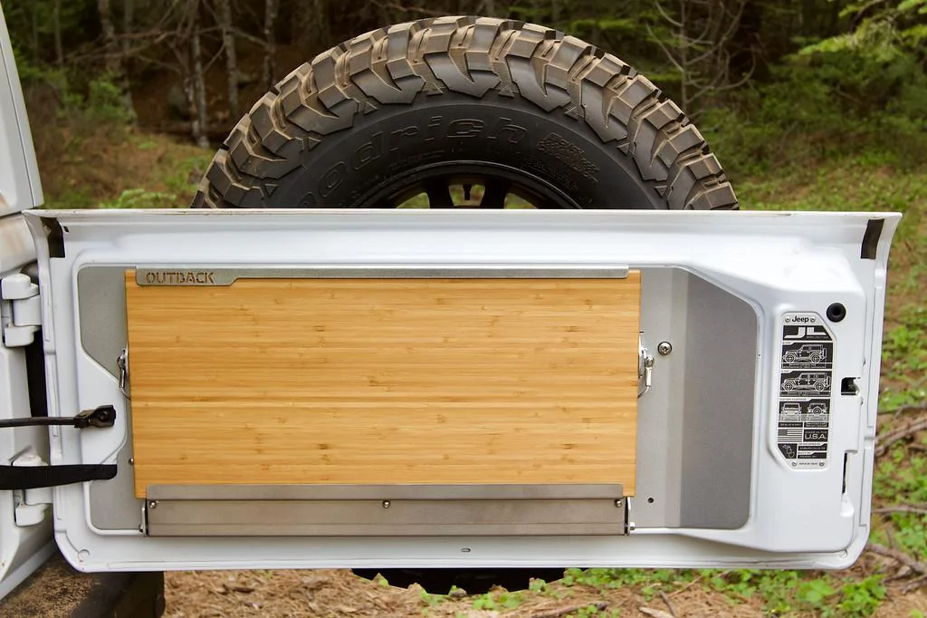 Jeep Wrangler JL Am. Adventure or Ouback Tailgate Table _MG_1666-XL