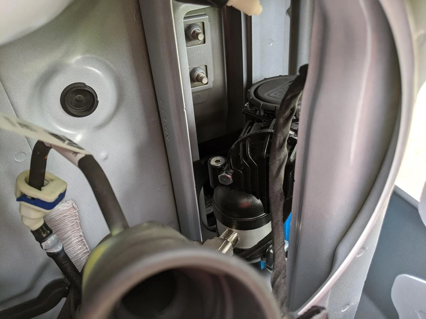 Jeep Wrangler JL Arb single compressor mounting options.. JLARBSingleDriversTailLight2