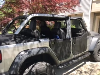 Jeep Wrangler JL Rampage tonneau cover E229FECF-67B6-41F6-A4E1-D1B6CA207438