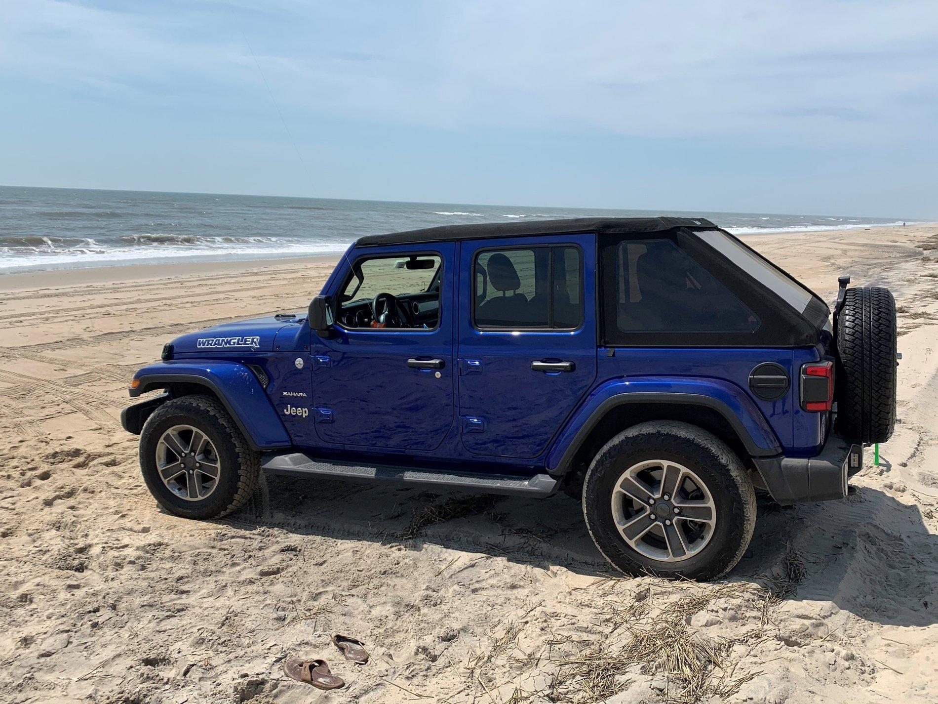 Jeep Wrangler JL soft top mopar vs bestop trek Jeep Beach 3