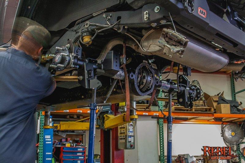 Jeep Wrangler JL In the shop today... lift_axles_1_6ad17f5f8aa947dce4fb462df2c6143b5fc5dcd4